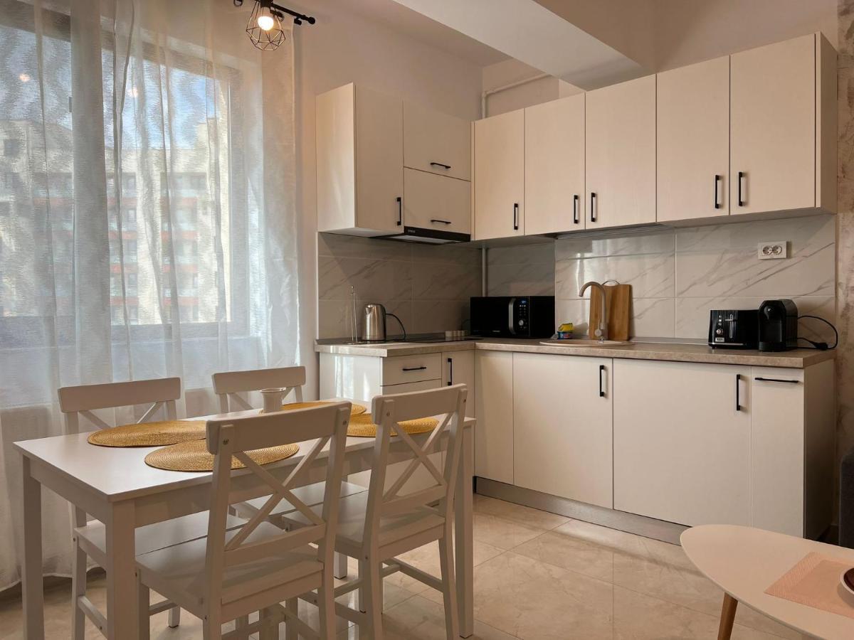 Studios & Apartments Palas By Glam At Lazar Towers Iasi Bagian luar foto