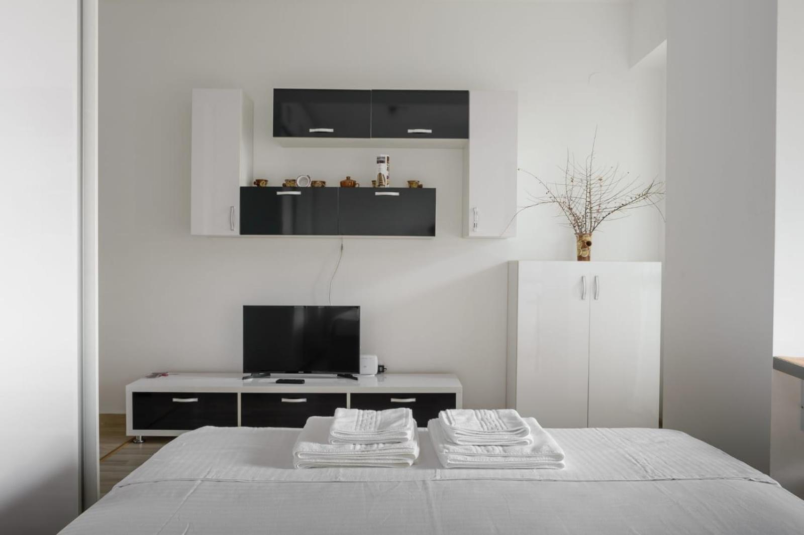 Studios & Apartments Palas By Glam At Lazar Towers Iasi Bagian luar foto