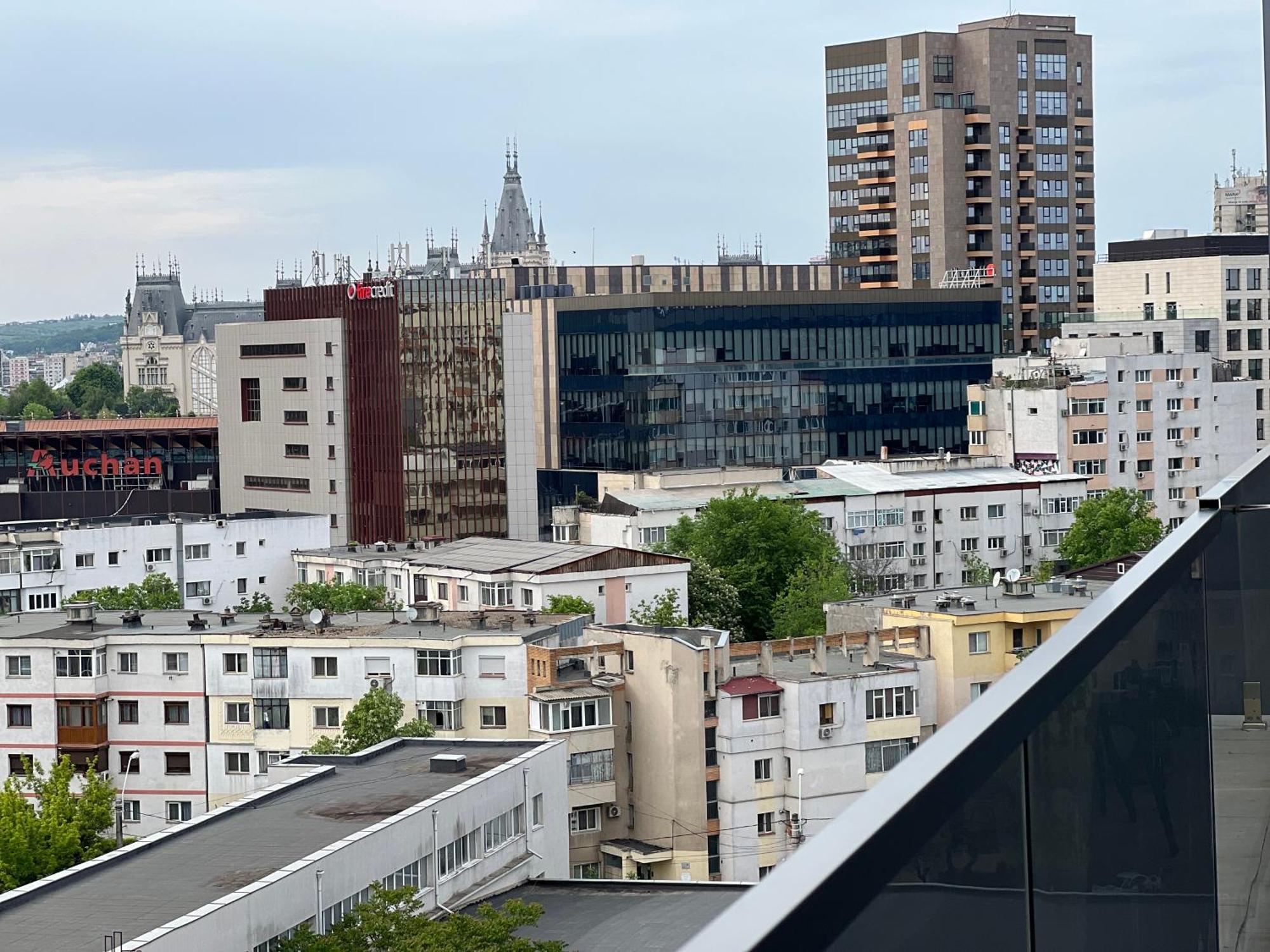 Studios & Apartments Palas By Glam At Lazar Towers Iasi Bagian luar foto